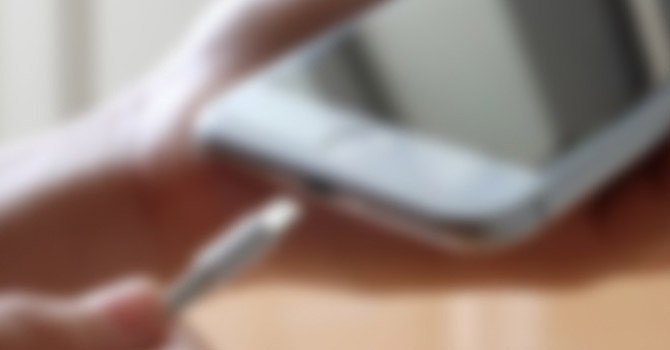 Şarj cihazı elinde patlayan genç öldü