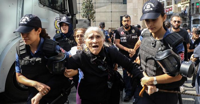 Cumartesi Anneleri'nin 700'üncü hafta eylemine müdahale