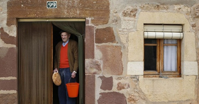 İspanya’da yaşlılar evlerini yarı fiyatına satıyor ama bir şartla