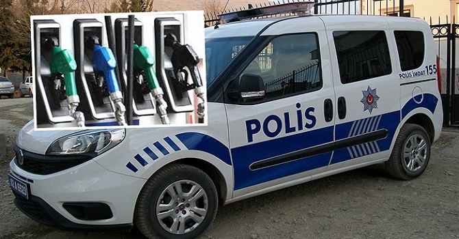 Polis memuru ekip otosunun yakıtını satarken yakalandı
