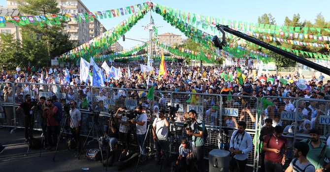 Diyarbakır'da 'Dünya Barış Günü' mitingi  yapıldı!