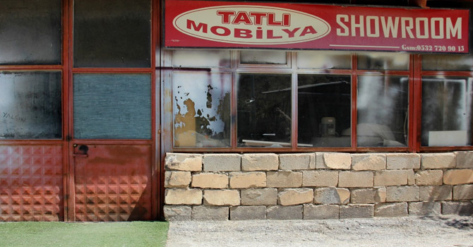 Hakkari’de satılık mobilya dükkanı