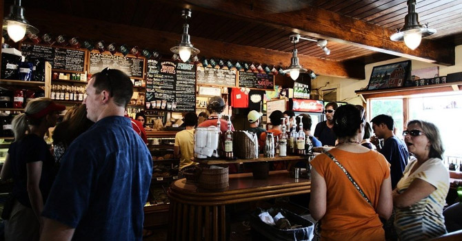 Kralı bara almadılar