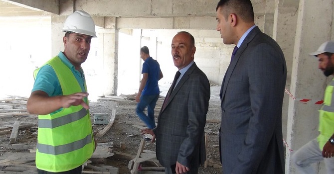 Yüksekova'da yakılan okulların inşaatı devam ediyor