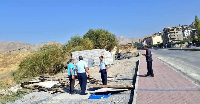 Hakkari Belediyesi, Kaçak Barakaları Kaldırılıyor