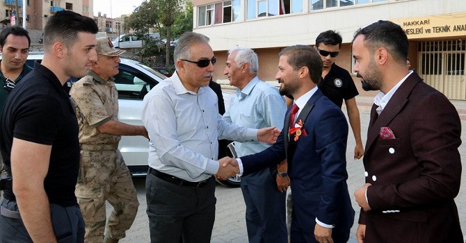 Vali Toprak, Alp ve Koca çiftinin düğün törenine katıldı