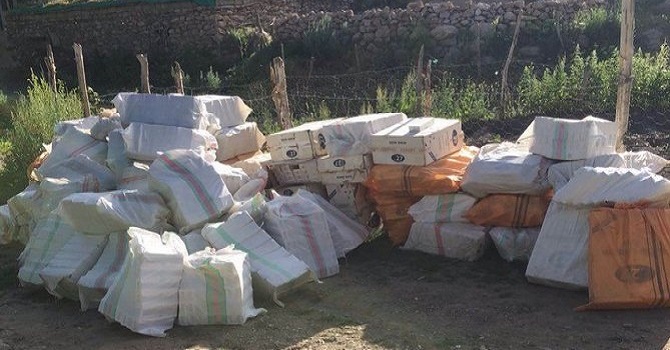 Hakkari'de kaçak çay ve sigara ele geçirildi