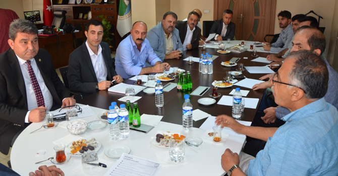 CHP Mersin milletvekili Cengiz Gökçel Hakkari’de