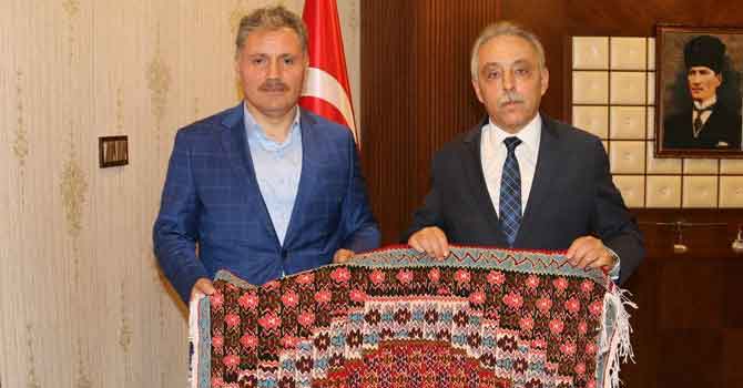 Ak Partili Milletvekilinden Vali Toprak'a ziyaret