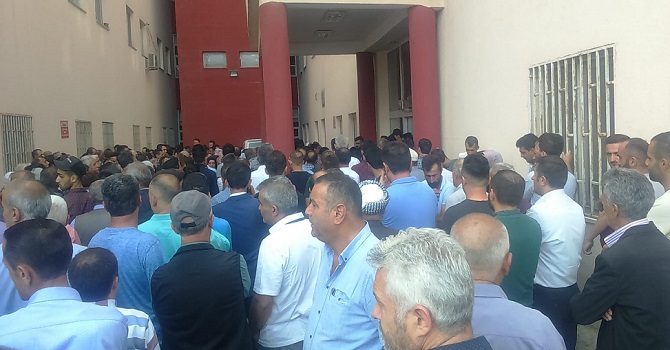 Hakkari'de Traktör devrildi: 1 ölü