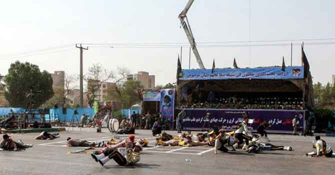 İran'da askeri geçit törenine saldırı: En az 25 ölü