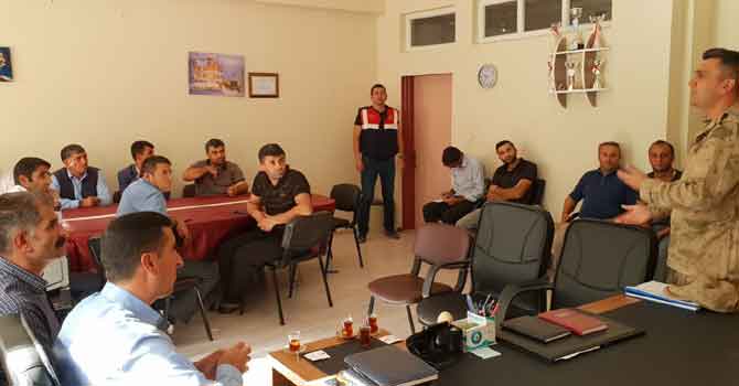 Jandarmadan Hakkari'deki servis şoförlerine seminer!