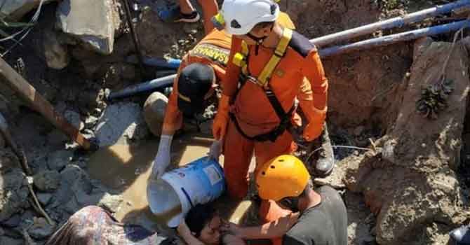 Endonezya'daki deprem ve tsunamide can kaybı 800'ü aştı