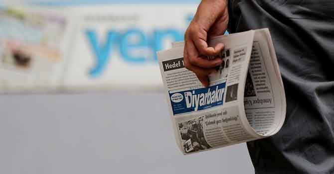Yerel gazeteler can çekişiyor: Sayfa sayısı düştü, gazeteler renksiz baskıya geçti