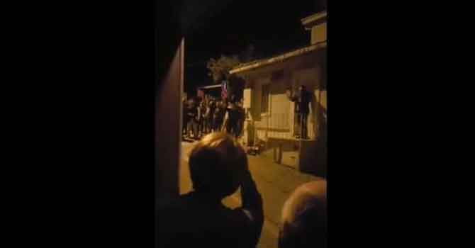 MHP'li grup Akşener'in evinin önünde slogan attı VİDEO