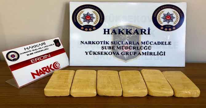Yüksekova'da bir kişi üzerinde 3 kilo eroinle yakalandı
