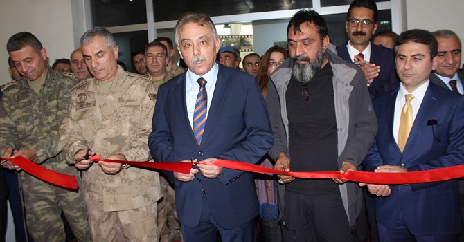 Hakkari'de Kitap fuarı düzenlendi