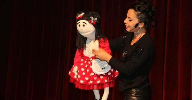 Hakkari'de düzenlenen kukla gösterisine yoğun ilgi