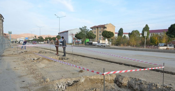 Yüksekova İpek Yolu Caddesi'ne üst geçit