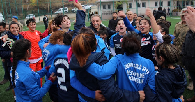 Hakkarigücü Kadın Futbol Takımı, Gaziantep ALG Spor'u 3-2 yendi
