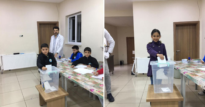 Özel Hakkari Doğu Koleji'nde seçim heyecanı