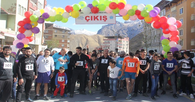 Hakkari Belediyesi “Halk Koşusu” düzenledi