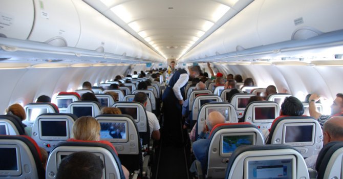 Uçakta cam kenarında oturanlara kötü haber