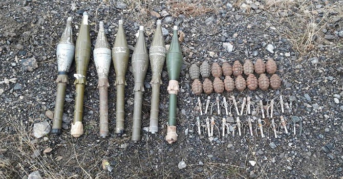 Hakkari'de mühimmat ele geçirildi