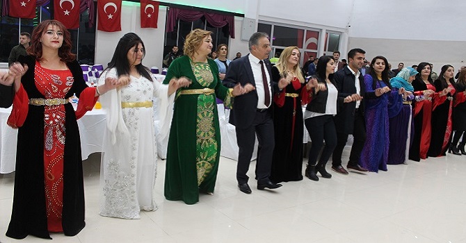 Vali Toprak’a davul zurnalı veda