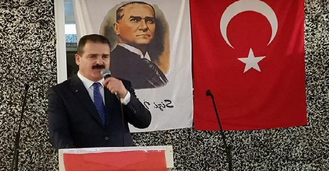 Hakkari'nin yeni Valisi Akbıyık'a veda yemeği