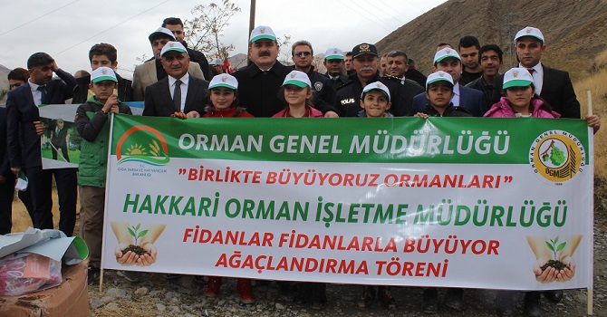 Hakkari'de "Fidanlar fidanlarla büyüyor" projesi