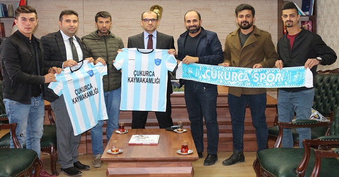 Çukurca Spor'dan Kaymakam Ayca'ya forma