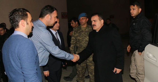 Vali Akbıyık, patlamada yaralanan askerleri ziyaret etti