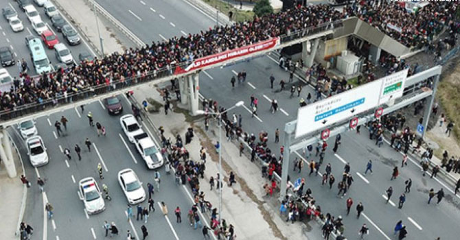 Üst geçit yetmedi; TÜYAP Kitap Fuarı'na yoğun ilgi