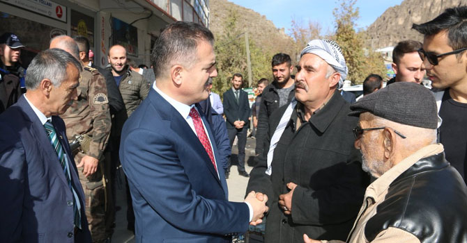 Vali Akbıyık, Çukurca ilçesini ziyaret etti