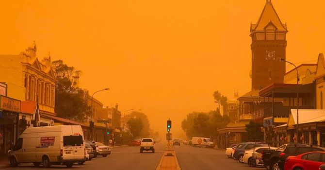 Gökyüzünün rengi turuncuya döndü