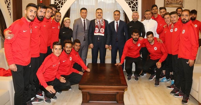 Sportif faaliyetler kulübün'den Vali Akbıyık'a ziyaret