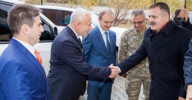 Hakkari Valisi Akbıyık'tan üniversiteye ziyaret