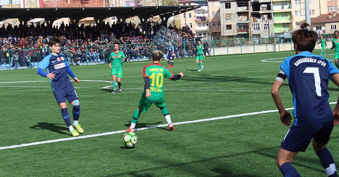 Hakkari Gücü Kadın Futbol Takımı, Rakibini 6-1 mağlup etti