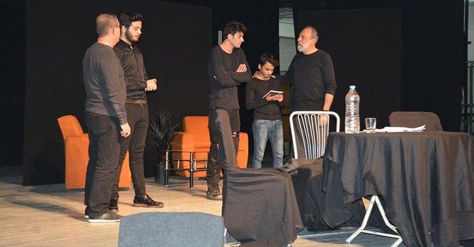 Hakkari'de 'Beni Affet Anne' isimli tiyatro oyunun finali yapıldı