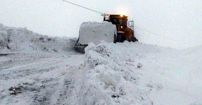 Hakkari'de 24 köy ve 59 mezra yolu ulaşıma kapandı!