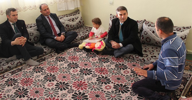 Vali Pala, Hakkari'deki engellileri unutmadı