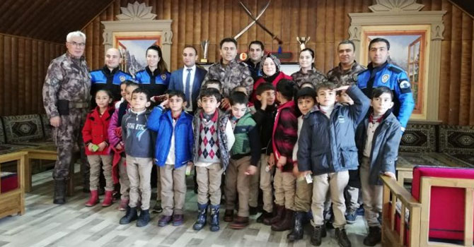 “Koca yürekler minik kalplerle buluşuyor” etkinliği