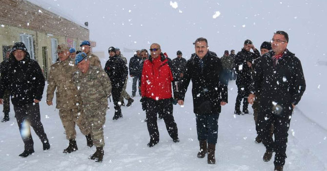 Vali Akbıyık, Kayak Merkezini ziyaret etti
