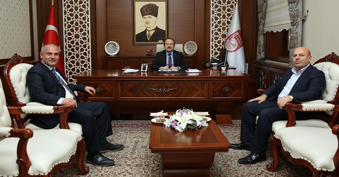 Hakkarili İş adamı Er'den Bayburt Valisi'ne ziyaret!