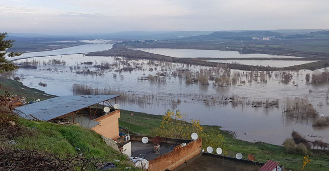 Diyarbakır'da sel uyarısı: Baraj kapağı koptu ...