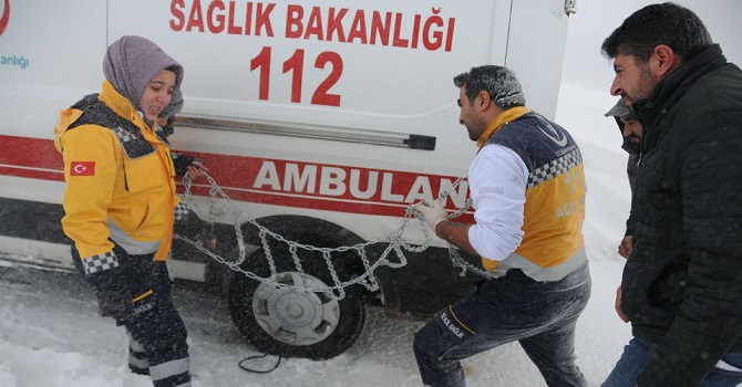 Yüksekova'da hasta kurtarma operasyonu