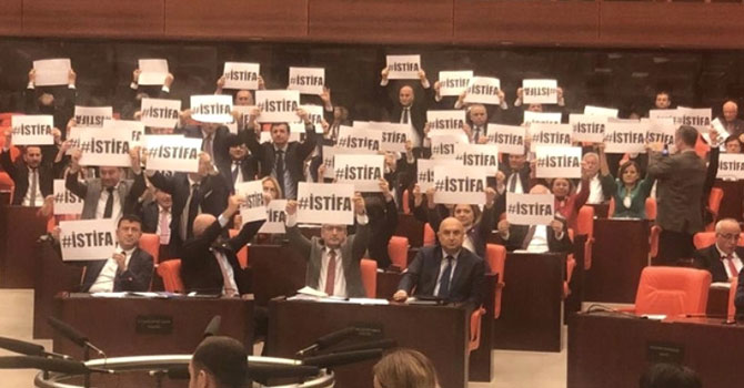 TBMM'de 'istifa' protestosu gerilimi
