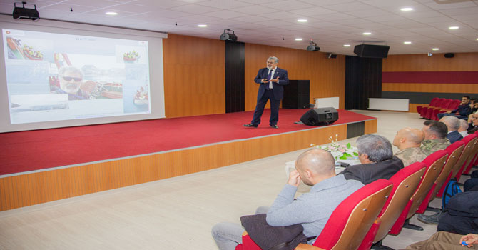 Hakkari Üniversitesi'nden 'Beyaz çöl' konferansı