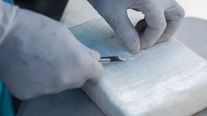 Şoför adresi şaşırınca bir konteyner kokain polisin eline geçti